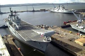 Китай строит авианосец