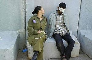 Военнослужащей ЦАХАЛа простили фотографии с пленными