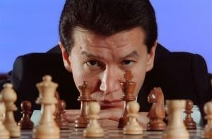 Глава ФИДЕ устроит шахматный турнир в Ливии