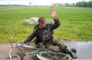 В преддверии Лиго на министра одели «пьяные очки»