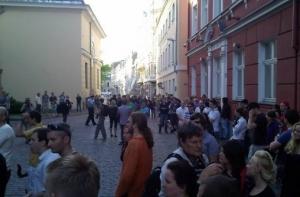 Протестующие не расходятся: они просят Затлерса пойти в политику
