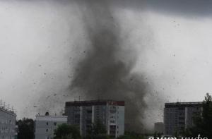 В Благовещенске из-за смерча ввели режим ЧС