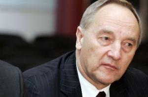 Вике-Фрейберга: президенту придется носить тяжелую шубу
