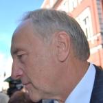 Берзиньш позвал всех на референдум