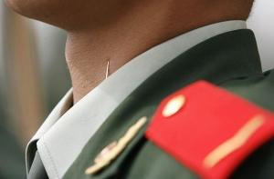 Китайскому поэту удалось бежать из страны, минуя запрет