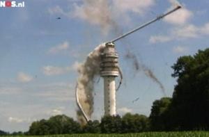 В Нидерландах из-за пожара рухнула 300-метровая телерадиовещательная башня