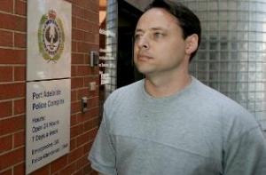 Бывшему узнику Гуантанамо запретили зарабатывать на мемуарах
