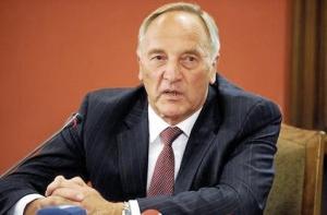 Берзиньш поздравил учащихся с наступающим Днем знаний