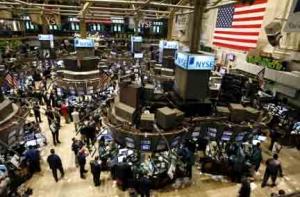 Биржи США упали на 2–3% на первых после снижения рейтинга торгах