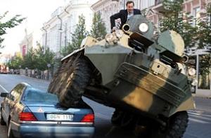Ушаков готов «давить» автомобили танком