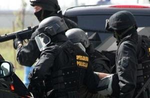В Италии 30 человек пострадали во время столкновения мигрантов с полицией