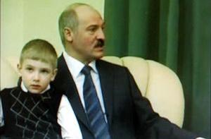 Горбачев: Лукашенко готовит на смену сына Колю