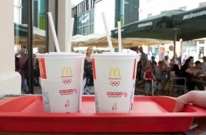 Сын премьер-министра Швеции устроился на работу в McDonald’s