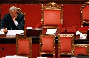 Италия проводит срочные переговоры по проблемам в экономике