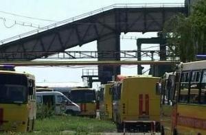 На шахте в Казахстане произошла авария, два человека оказались под завалом