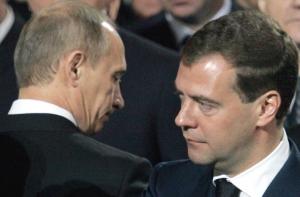 Тандем Медведев-Путин сохранит интригу до последнего