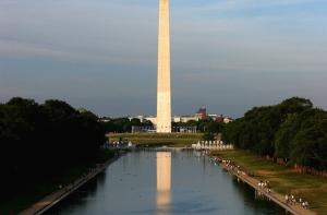 Монумент Джорджа Вашингтона дал трещину из-за землетрясения