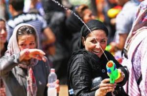 В Иране арестовали участников боя на водяных пистолетах