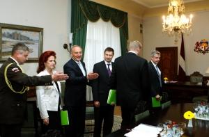 Премьер: о модели коалиции будем говорить в понедельник