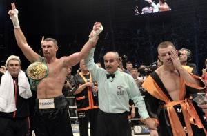 Виталий Кличко защитил чемпионский титул по версии WBC (ВИДЕО)