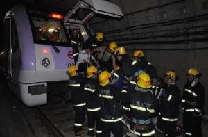 При столкновении поездов в Шанхае пострадали более 260 человек