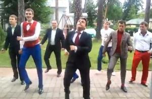 КВН-щики подшутили над танцами Медведева (ВИДЕО)
