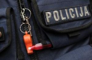 Пьяный лже-полицейский конфликтовал с юношами