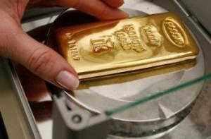 Золото подошло вплотную к новому рекорду
