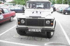 Во дворе полицейского управления ограблена служебная машина