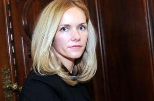 Депутат Сейма Элина Силиня в спешке покинула страну