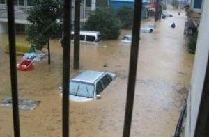 Вода в Бангкоке начала затапливать центральные районы мегаполиса