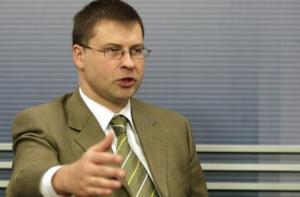 Домбровскис встретится с международными кредиторами