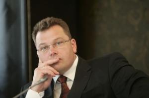 Рунгайнис: Латвии надо решать собственные проблемы