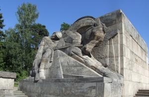 На Братском кладбище в Риге открыли третий депозитарий