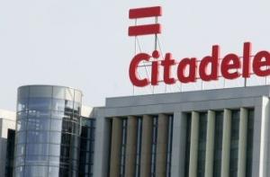 За первый час работы Citadele выплатил вкладчикам Krājbanka 5,4 млн. латов