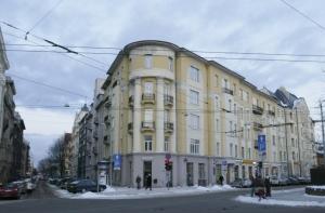 Иностранцы разбирают квартиры в «посольском квартале»