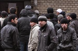 Из РФ могут выслать 100 мигрантов из Таджикистана
