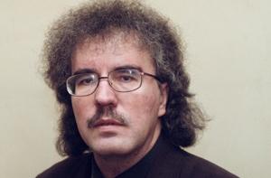 Поэт увидел в правительстве одних неудачников