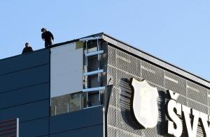 В Клайпеде ураган снес часть крыши новой арены