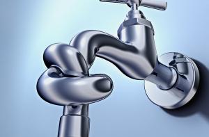 На проспекте Виестура произошла водопроводная авария