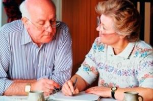 Эксперт: повышать пенсионный возраст надо уже сейчас