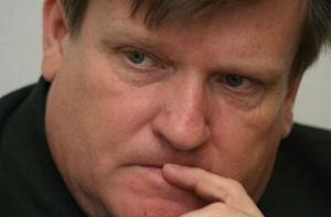 Экс-глава Krājbanka находится в больнице под присмотром полиции