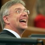 Парадниекс: рука России стравливает наше общество