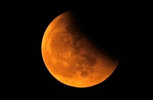 Латвийцы смогут наблюдать за лунным затмением