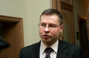 Домбровскис: Европа разделилась на два блока