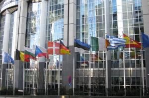 Европарламент требует организовать в России перевыборы