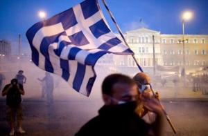 Массовые беспорядки произошли у здания парламента Греции