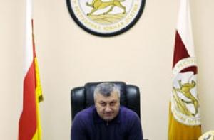 Президент Южной Осетии уволил неугодных министров