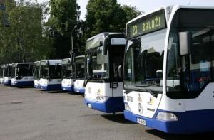 В Риге общественный транспорт ездит бесплатно: организованы ночные рейсы