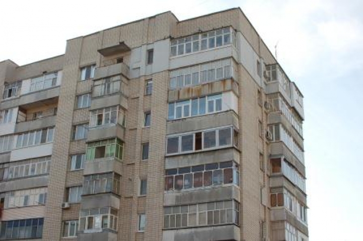 За застекленную лоджию могут оштрафовать на 1000 латов